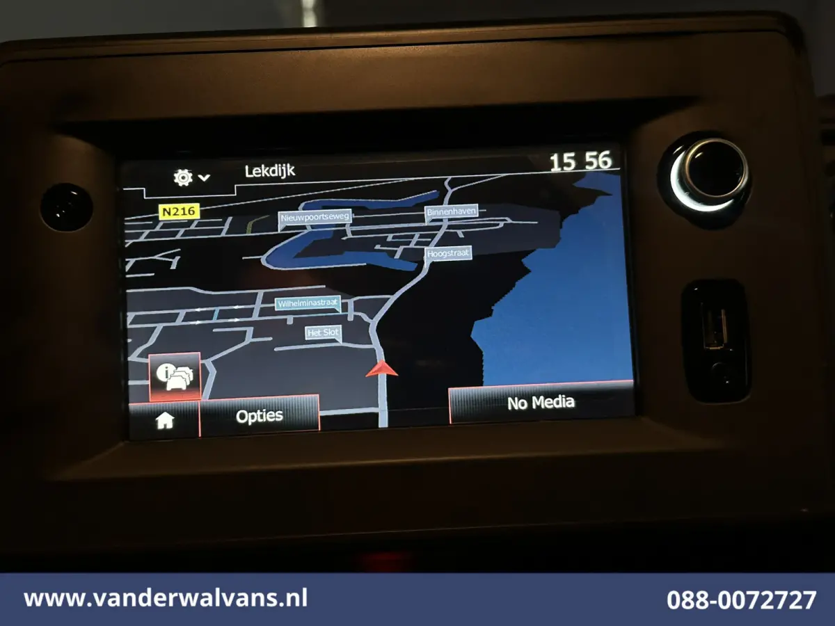 2.3 dCi 146pk Bakwagen 222cm Hoog Laadklep Euro6 Airco | Camera | LED | Navigatie | Cruisecontrol Bijrijdersbank