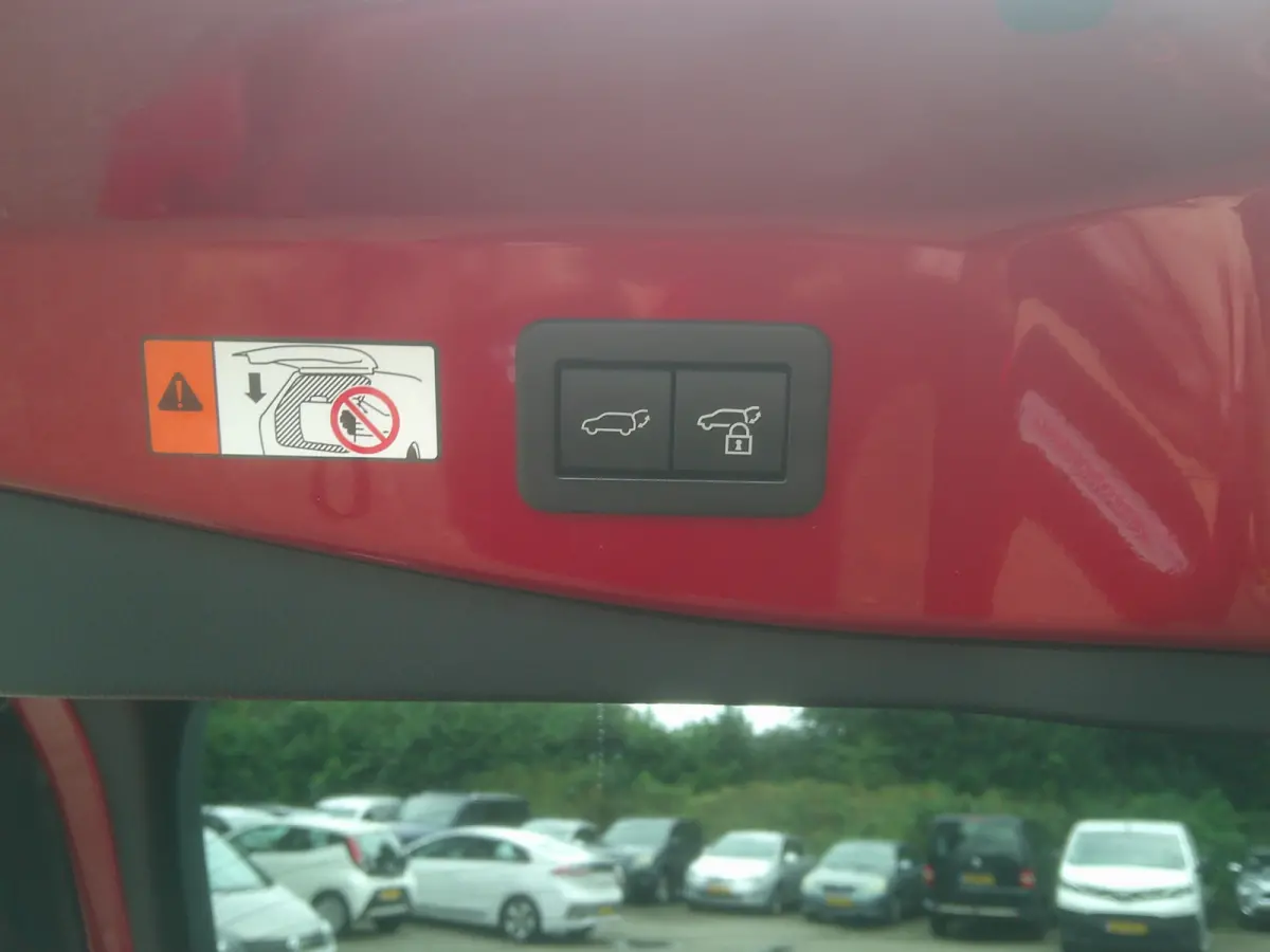 1.8 Hybrid 140 First Edition