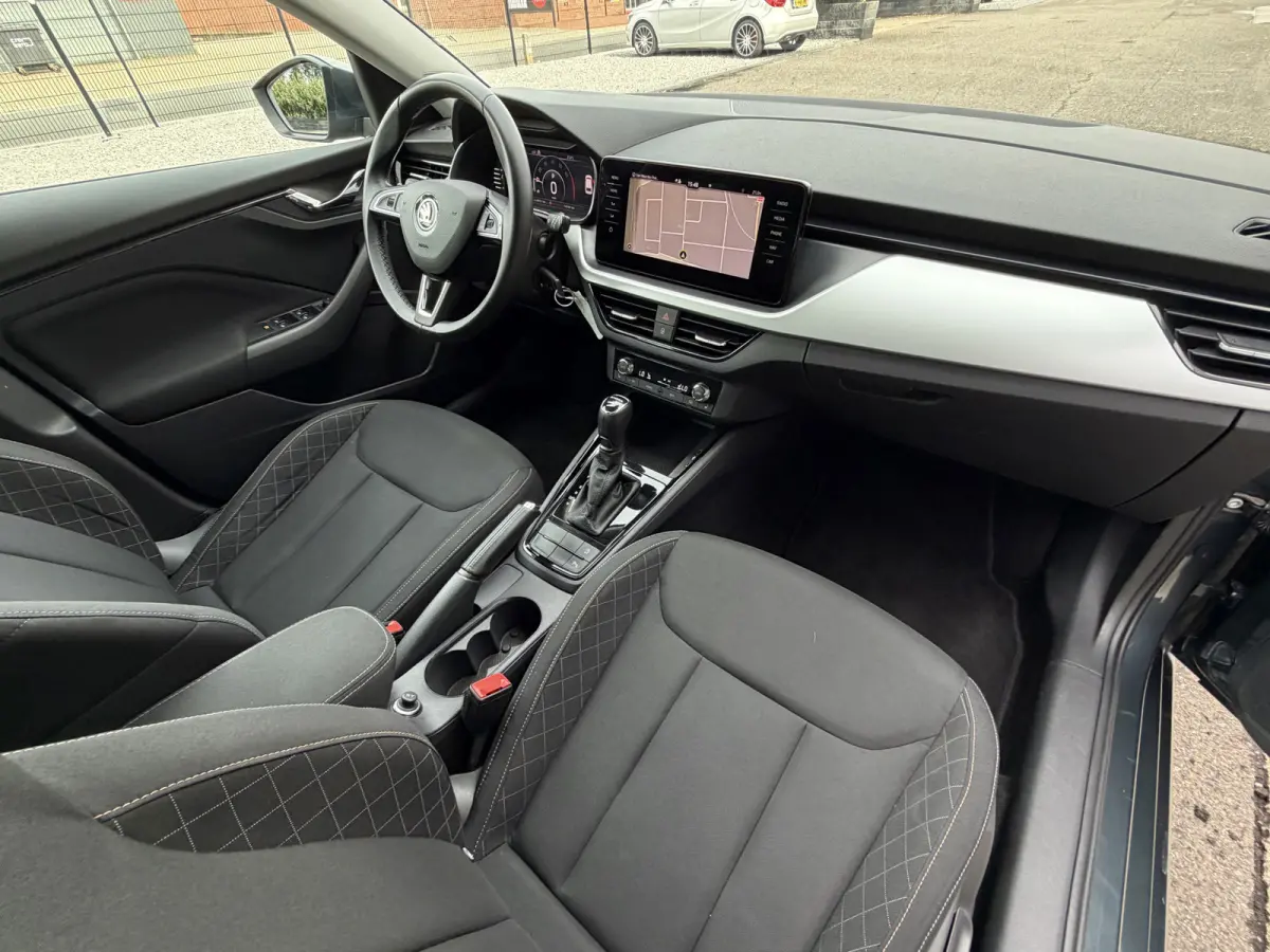 1.0 TSI DSG Ambition Navi|Carplay|LED|Stoelverw Grijs