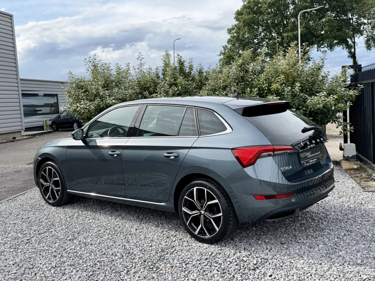 1.0 TSI DSG Ambition Navi|Carplay|LED|Stoelverw Grijs
