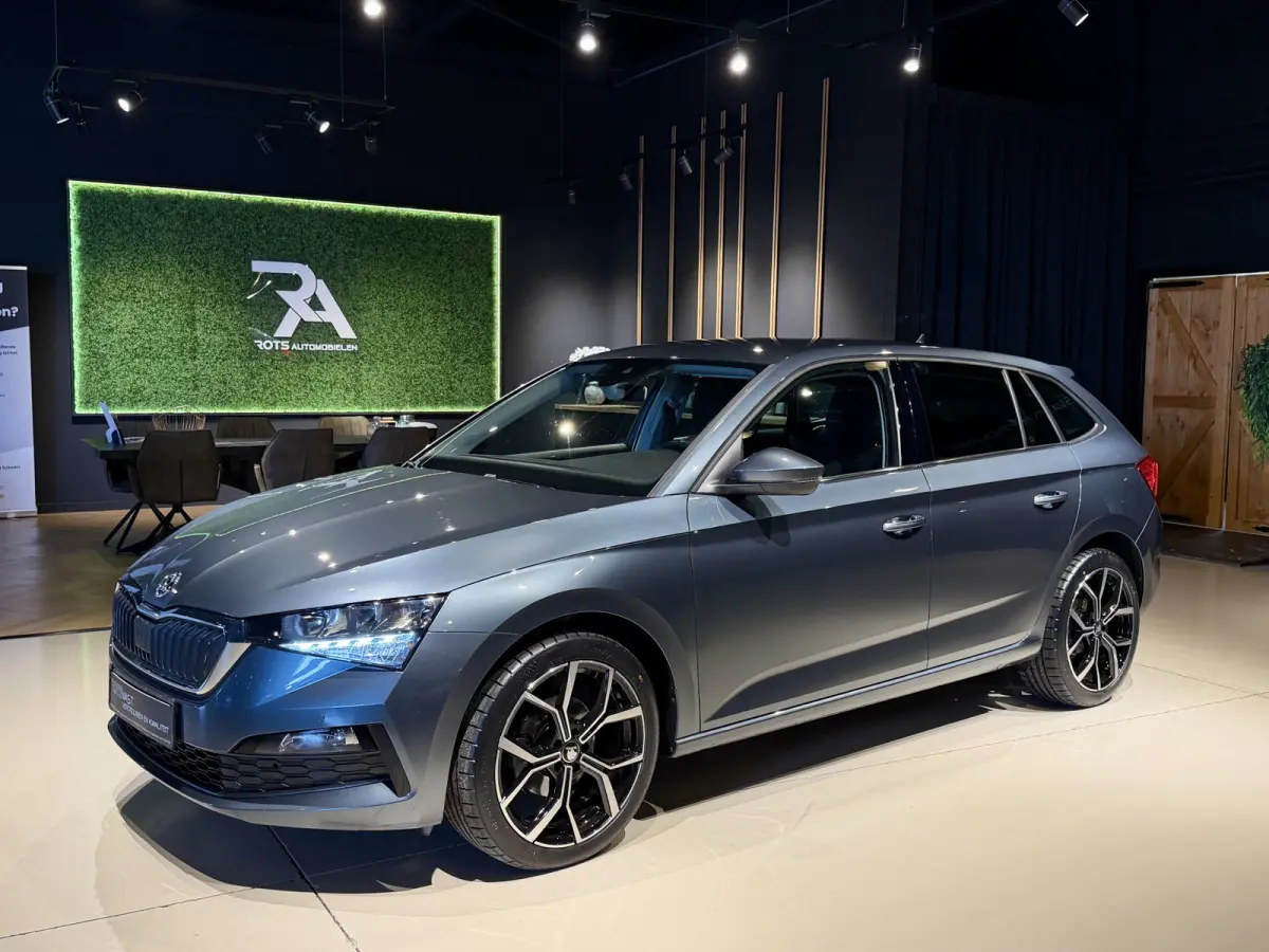 1.0 TSI DSG Ambition Navi|Carplay|LED|Stoelverw Grijs
