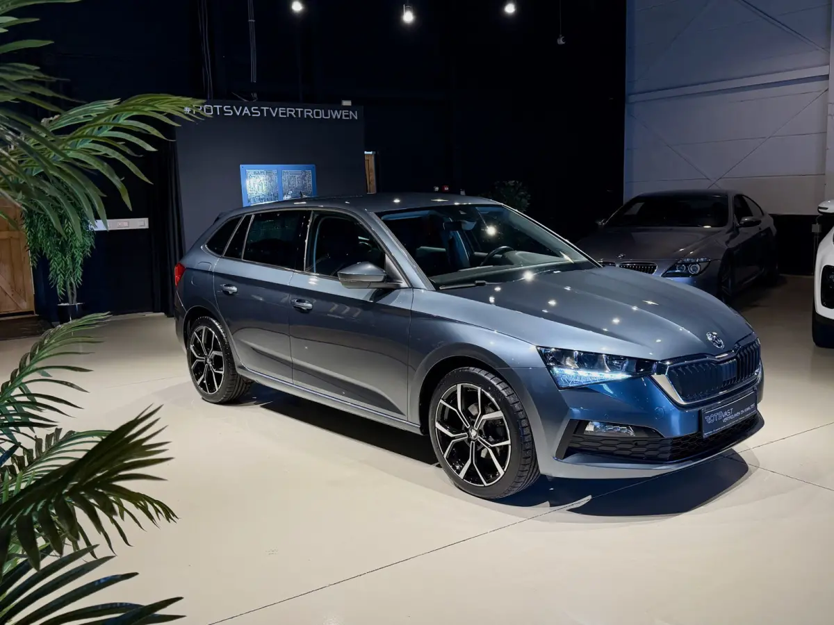 1.0 TSI DSG Ambition Navi|Carplay|LED|Stoelverw Grijs