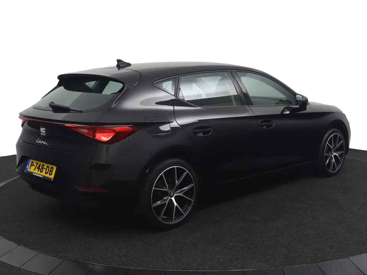 1.0 TSI Style*LED*ECC*KEYLESS*CRUISE*CARPLAY*