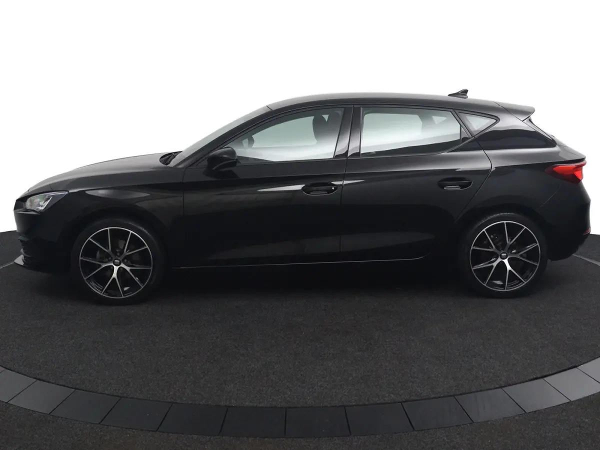 1.0 TSI Style*LED*ECC*KEYLESS*CRUISE*CARPLAY*
