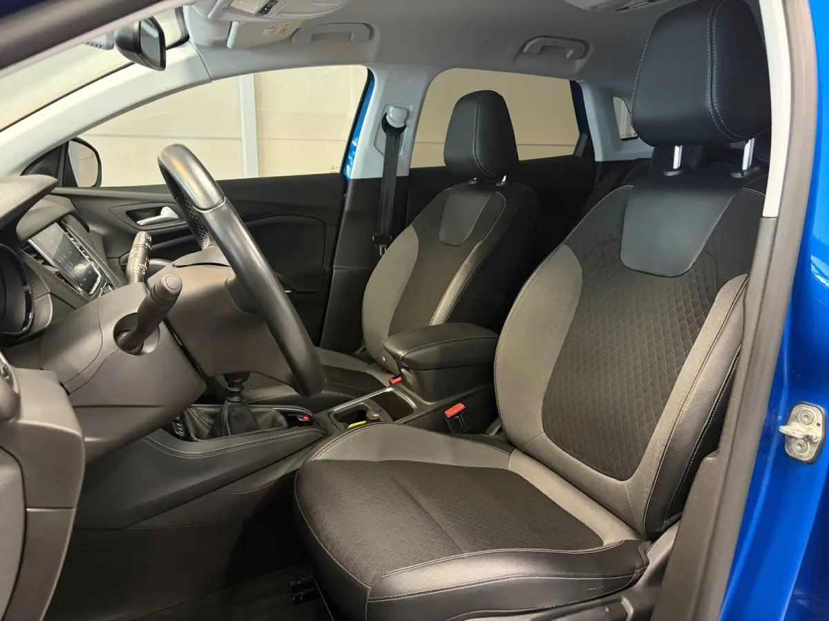 1.2 Turbo Innovation | | CLIMA | NAVI | CAMERA | 18"LMV |