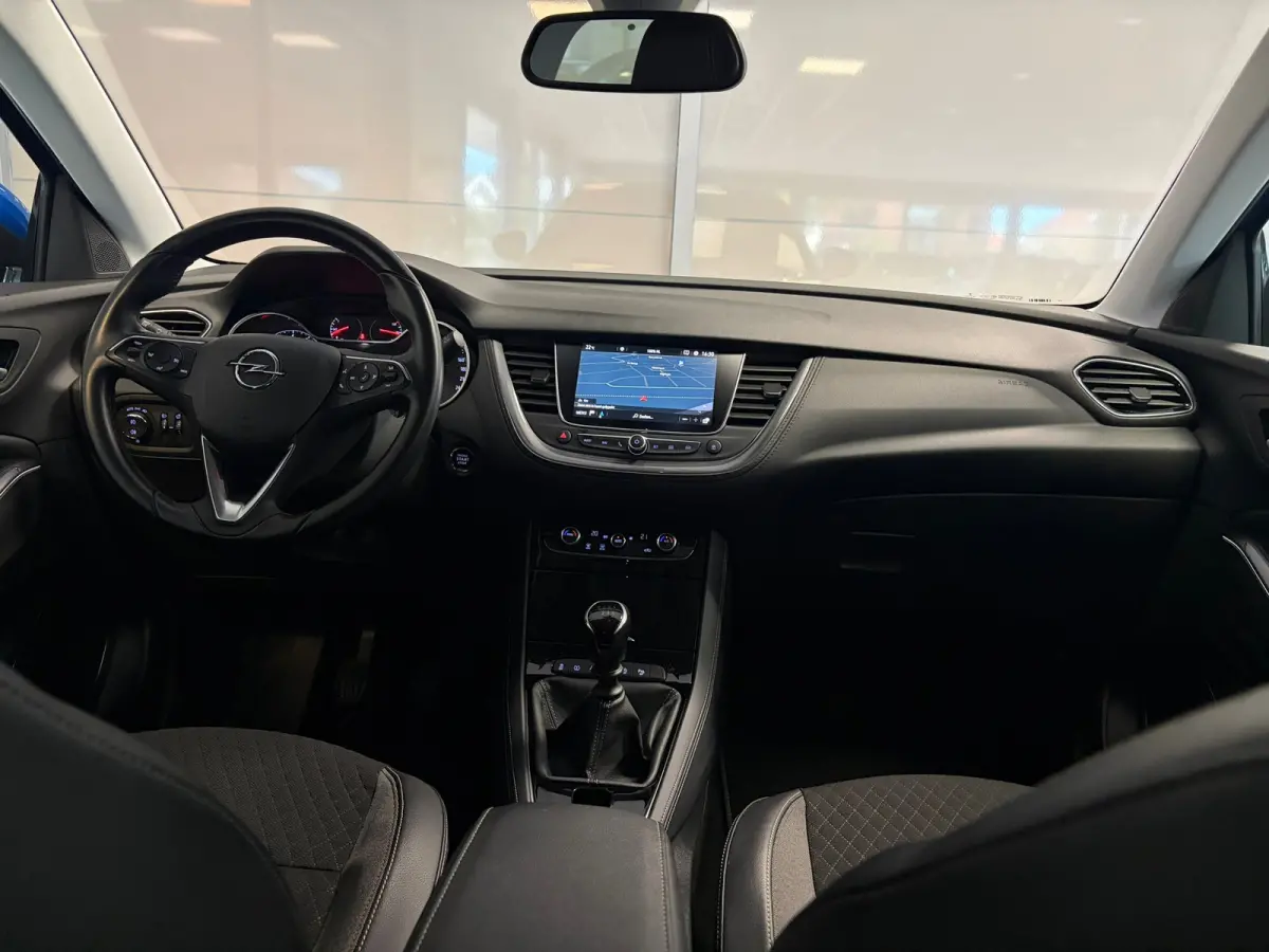 1.2 Turbo Innovation | | CLIMA | NAVI | CAMERA | 18"LMV |