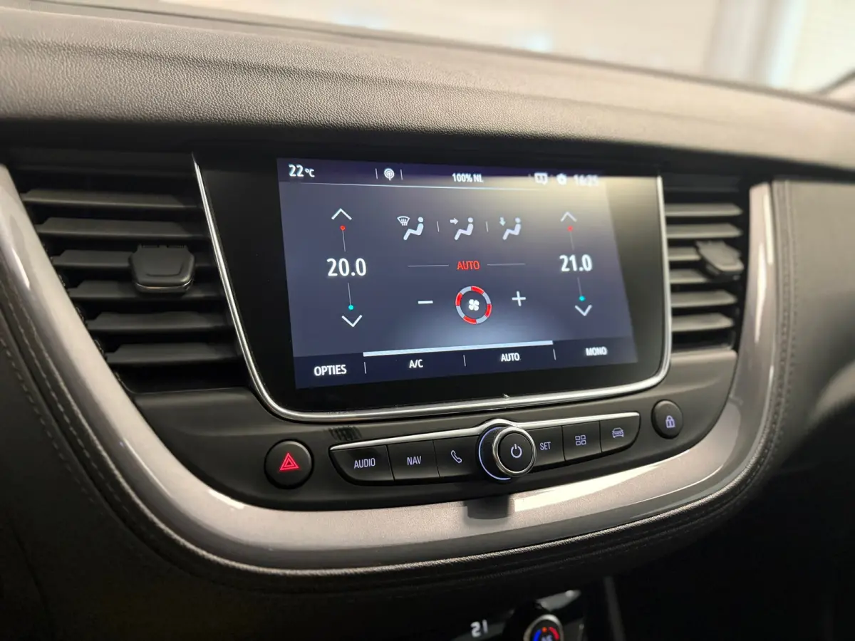 1.2 Turbo Innovation | | CLIMA | NAVI | CAMERA | 18"LMV |