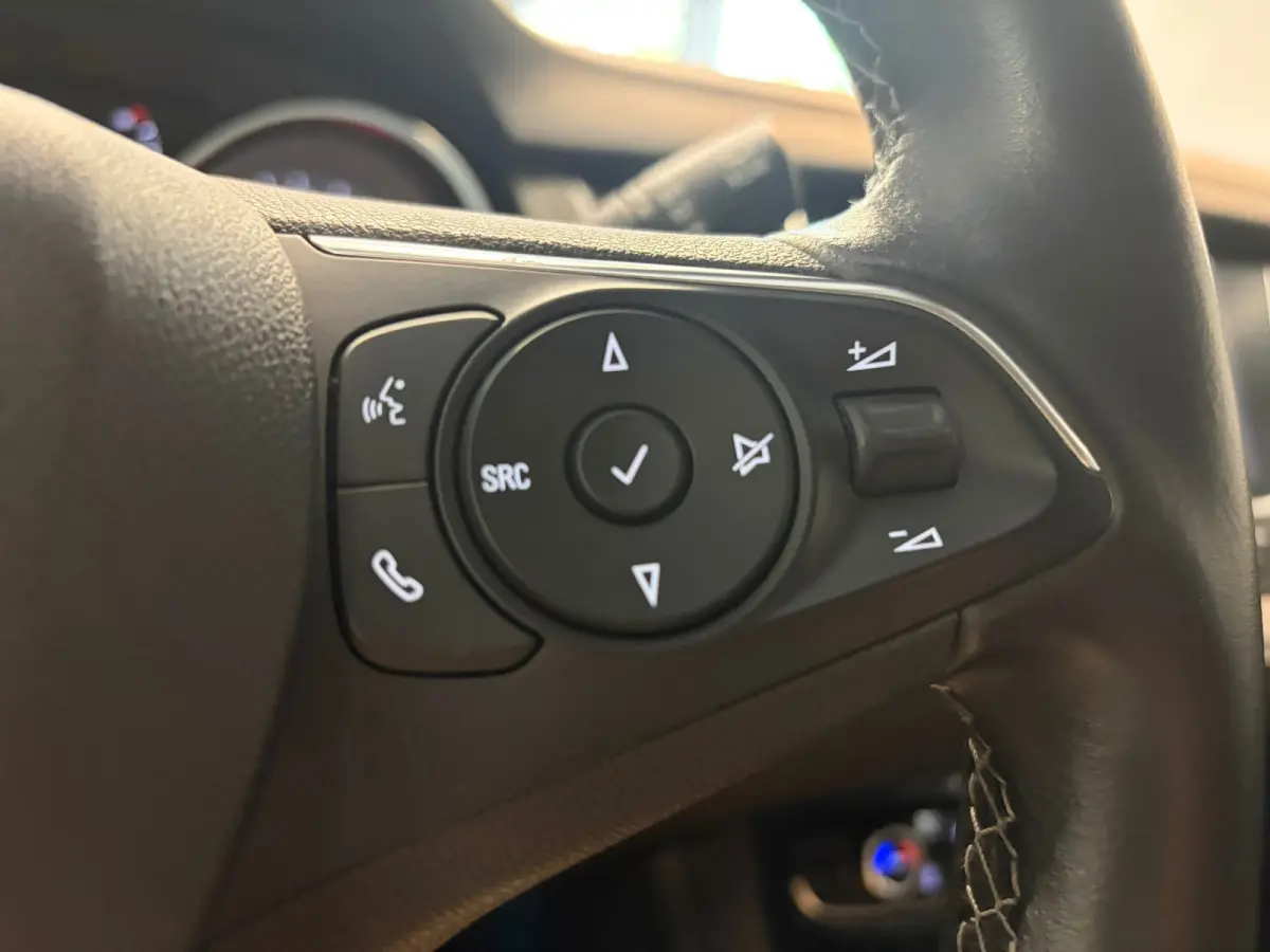 1.2 Turbo Innovation | | CLIMA | NAVI | CAMERA | 18"LMV |