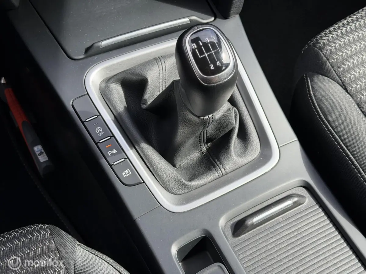 1.0 T-GDi DynamicLine | CRUISE | CARPLAY |