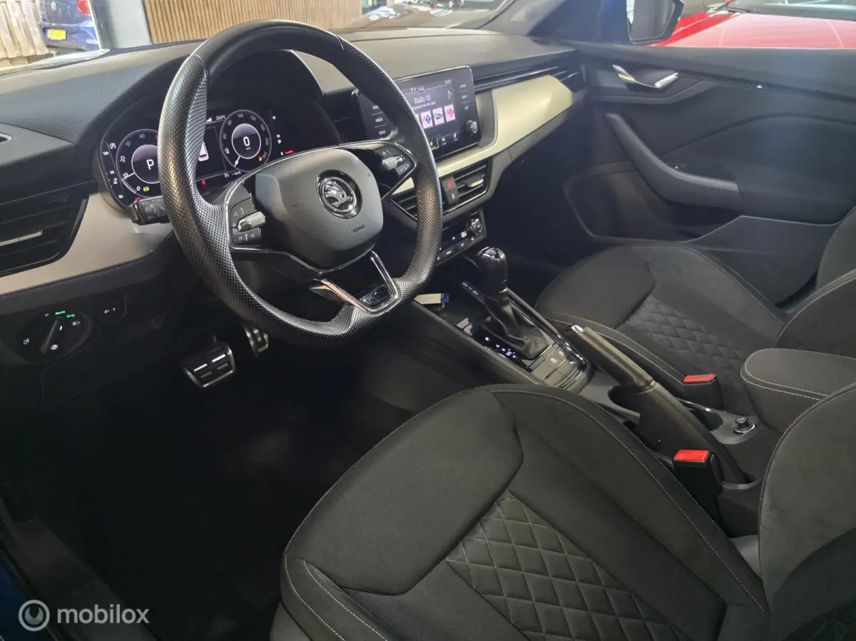 1.0 TSI Sport Business/ Panorama dak / Achteruitrij camera / Adaptieve cruise control /