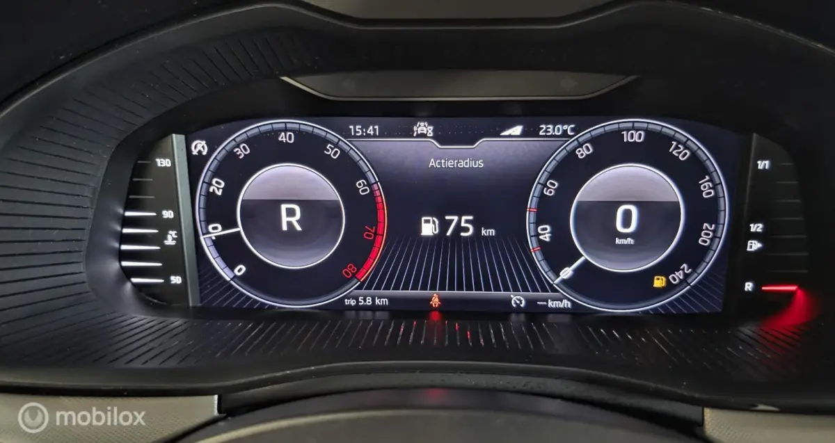 1.0 TSI Sport Business/ Panorama dak / Achteruitrij camera / Adaptieve cruise control /