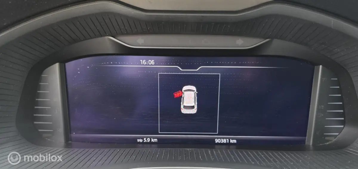 1.0 TSI Sport Business/ Panorama dak / Achteruitrij camera / Adaptieve cruise control /