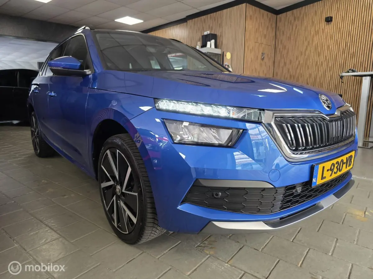1.0 TSI Sport Business/ Panorama dak / Achteruitrij camera / Adaptieve cruise control /