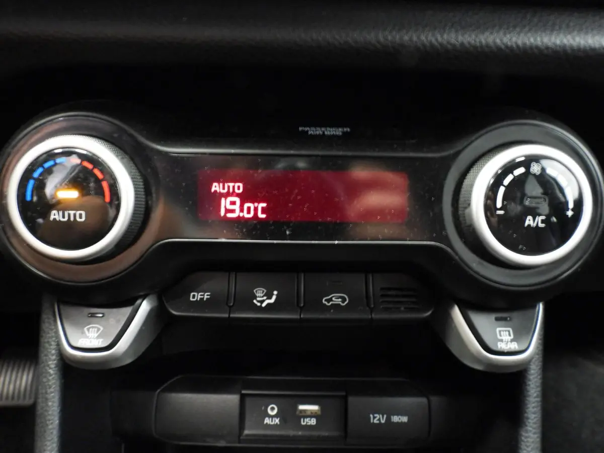 1.0 CVVT Design Edition LEER/NAVI/CAMERA/CRUISE/16"LMV!