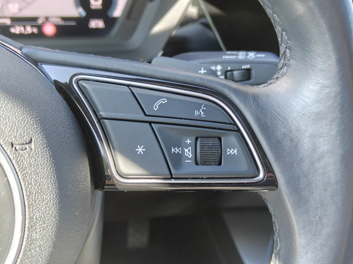 40 TFSI PHEV Advanced edition / Camera / PDC V+A / Carplay / Stoelverwarming /