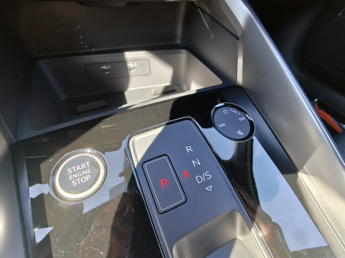 40 TFSI PHEV Advanced edition / Camera / PDC V+A / Carplay / Stoelverwarming /