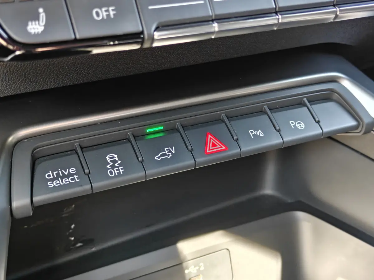 40 TFSI PHEV Advanced edition / Camera / PDC V+A / Carplay / Stoelverwarming /
