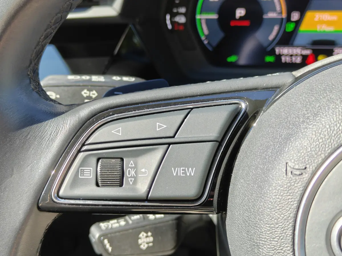 40 TFSI PHEV Advanced edition / Camera / PDC V+A / Carplay / Stoelverwarming /
