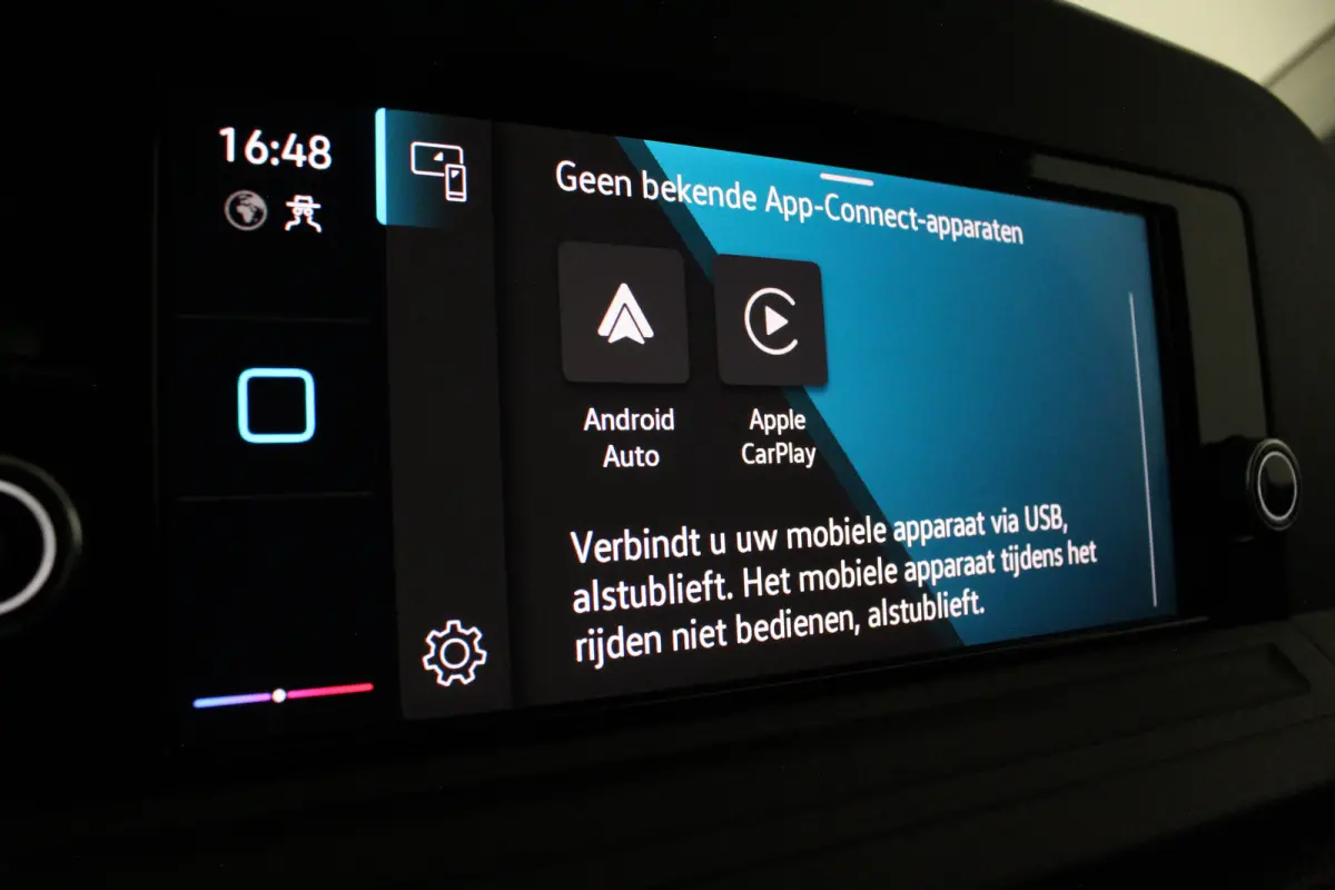 1.5 TSI Trend > Camera/Navigatie via Apple Carplay/Android Auto/Reflex Silver Metallic