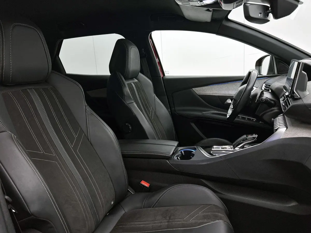 1.2 130pk GT Automaat | Navigatie | Apple CarPlay/Android Auto | Adaptieve Cruise Control | Camera | Climate Control | Night Vision | Dodehoekdetectie | Keyless Entry/Start | Isofix | Privac