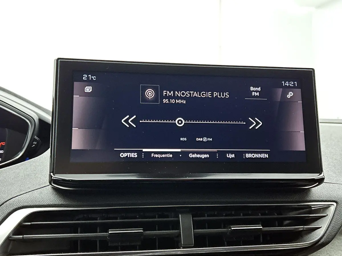 1.2 130pk GT Automaat | Navigatie | Apple CarPlay/Android Auto | Adaptieve Cruise Control | Camera | Climate Control | Night Vision | Dodehoekdetectie | Keyless Entry/Start | Isofix | Privac
