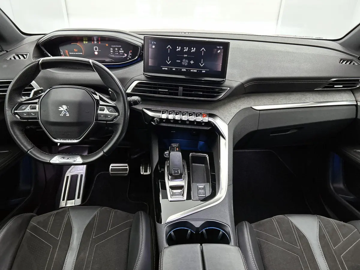 1.2 130pk GT Automaat | Navigatie | Apple CarPlay/Android Auto | Adaptieve Cruise Control | Camera | Climate Control | Night Vision | Dodehoekdetectie | Keyless Entry/Start | Isofix | Privac