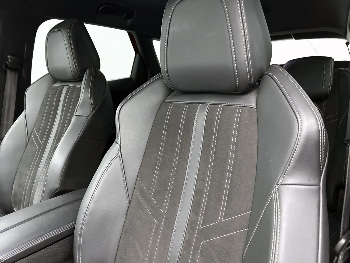 1.2 130pk GT Automaat | Navigatie | Apple CarPlay/Android Auto | Adaptieve Cruise Control | Camera | Climate Control | Night Vision | Dodehoekdetectie | Keyless Entry/Start | Isofix | Privac