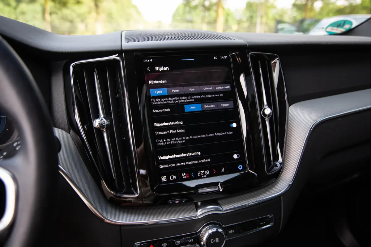 2.0 T8 Plug-in hybrid AWD Plus Black Edition , Luchtvering, Panoramadak, Harman&Kardon, 360-camera, HUD