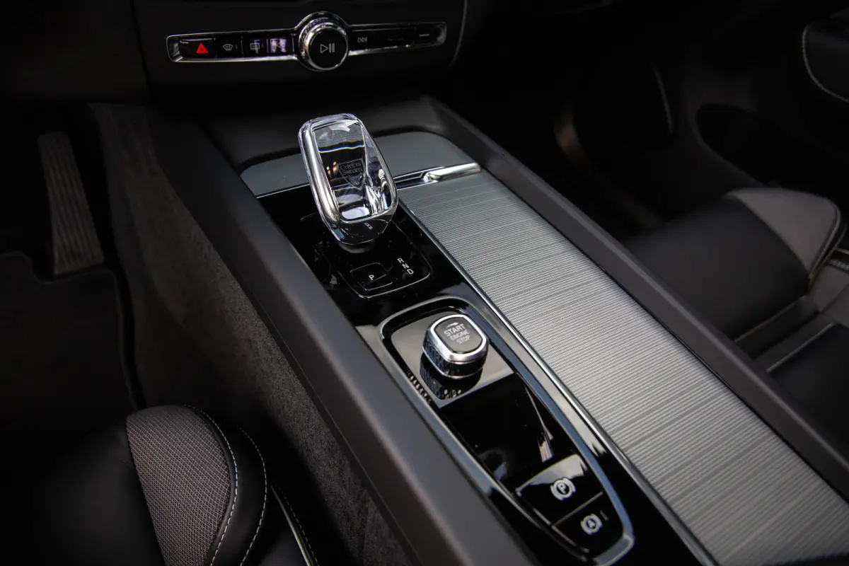 2.0 T8 Plug-in hybrid AWD Plus Black Edition , Luchtvering, Panoramadak, Harman&Kardon, 360-camera, HUD