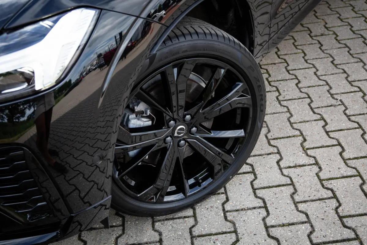 2.0 T8 Plug-in hybrid AWD Plus Black Edition , Luchtvering, Panoramadak, Harman&Kardon, 360-camera, HUD