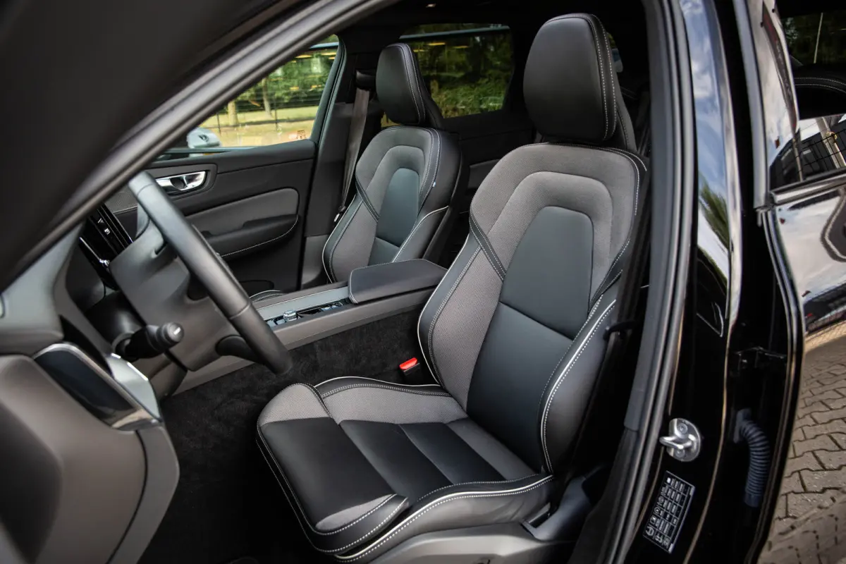 2.0 T8 Plug-in hybrid AWD Plus Black Edition , Luchtvering, Panoramadak, Harman&Kardon, 360-camera, HUD