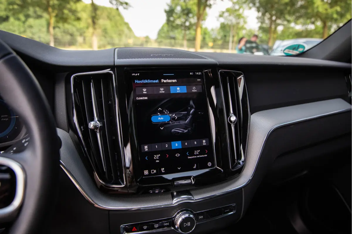 2.0 T8 Plug-in hybrid AWD Plus Black Edition , Luchtvering, Panoramadak, Harman&Kardon, 360-camera, HUD