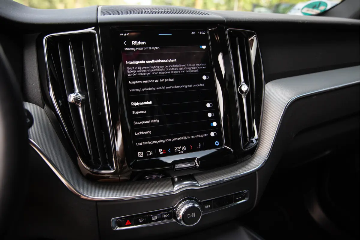 2.0 T8 Plug-in hybrid AWD Plus Black Edition , Luchtvering, Panoramadak, Harman&Kardon, 360-camera, HUD