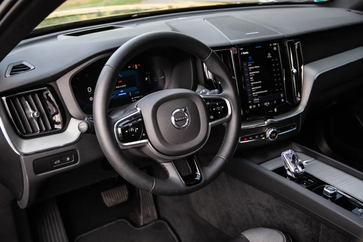 2.0 T8 Plug-in hybrid AWD Plus Black Edition , Luchtvering, Panoramadak, Harman&Kardon, 360-camera, HUD