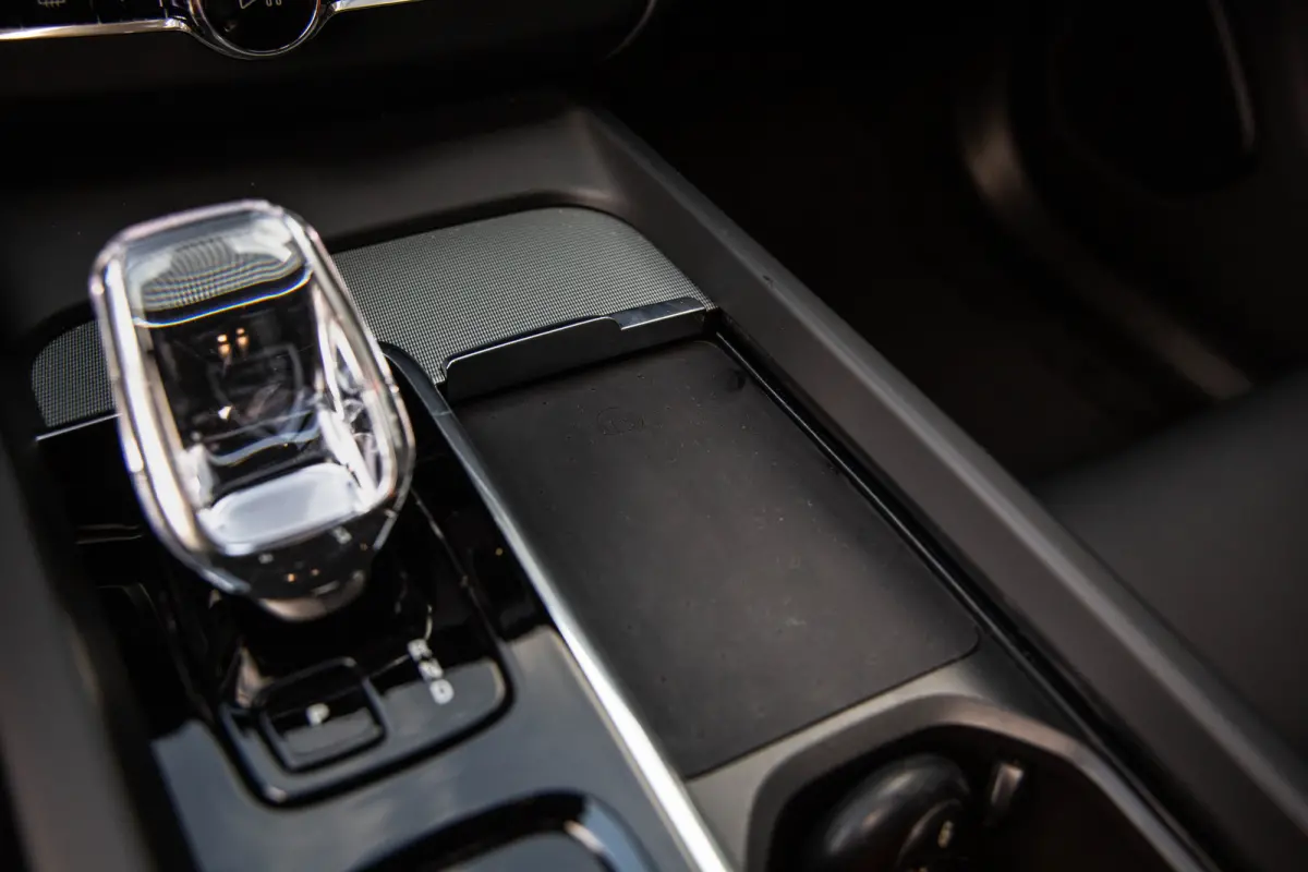 2.0 T8 Plug-in hybrid AWD Plus Black Edition , Luchtvering, Panoramadak, Harman&Kardon, 360-camera, HUD