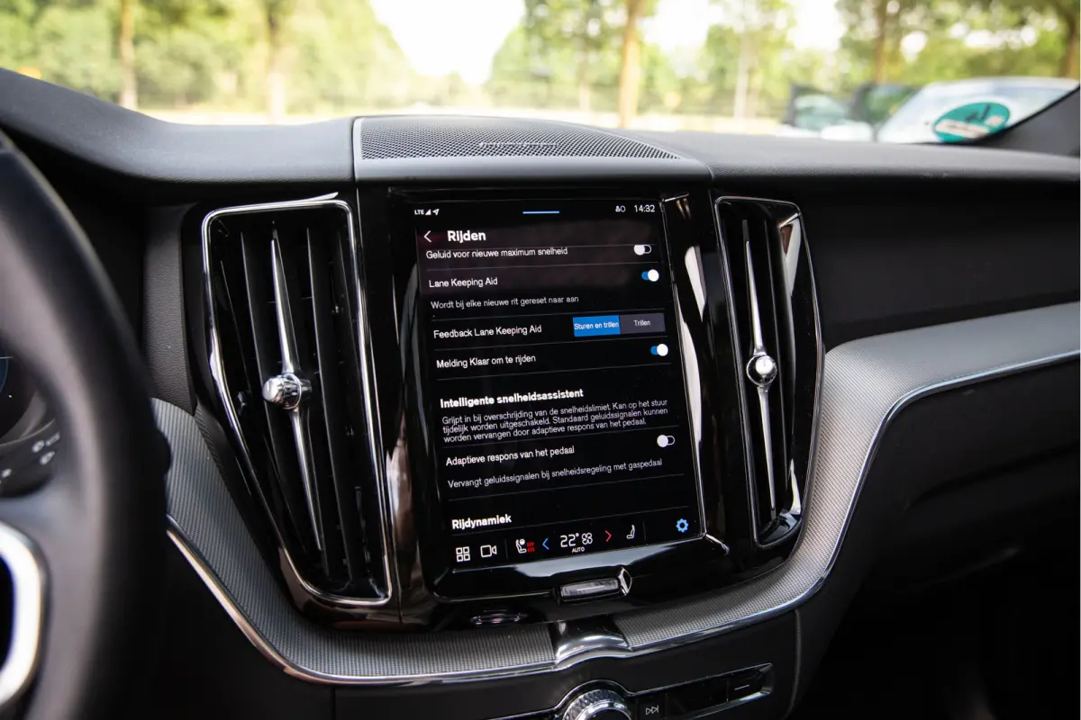 2.0 T8 Plug-in hybrid AWD Plus Black Edition , Luchtvering, Panoramadak, Harman&Kardon, 360-camera, HUD