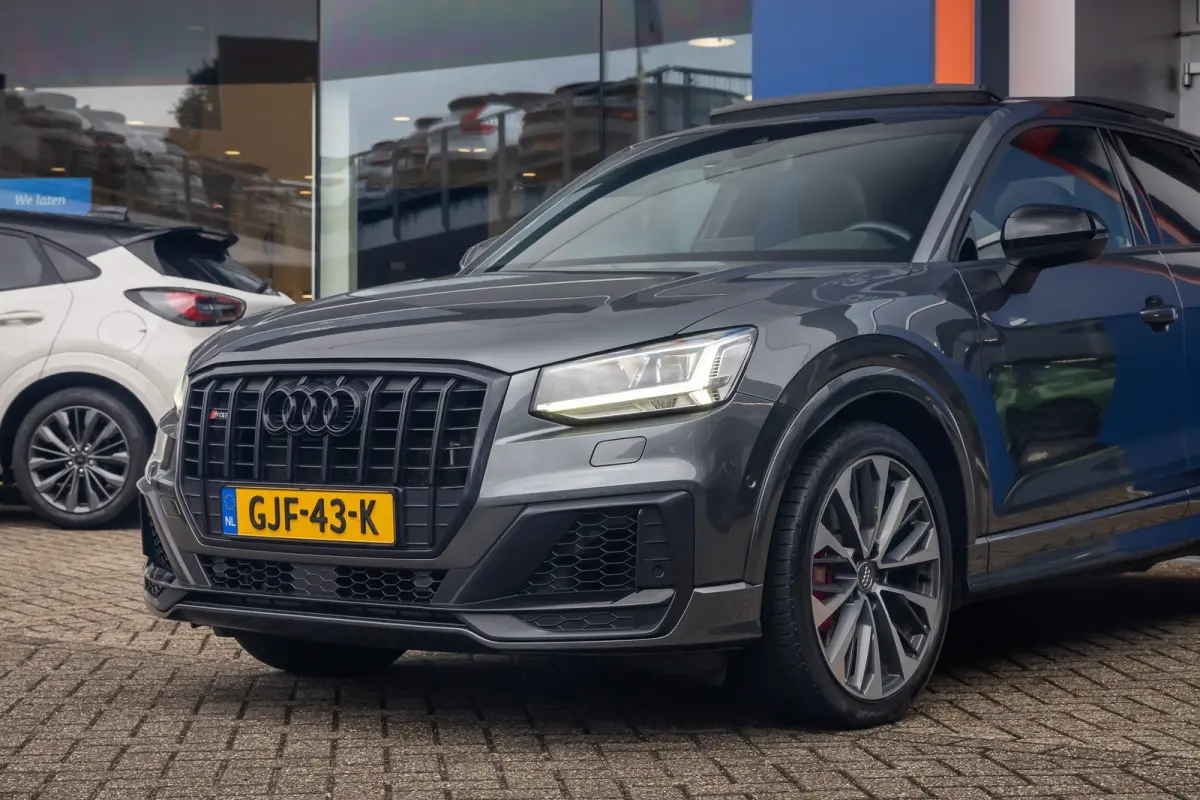 SQ2 2.0 TFSI | Panoramadak | Trekhaak | B&O | Achteruitrijcamera | Stoelverwarming | Digital Dash | Elek. Kofferbak | Keyless | Achteruitrijcamera | Airco (automatisch) | Audio installatie p