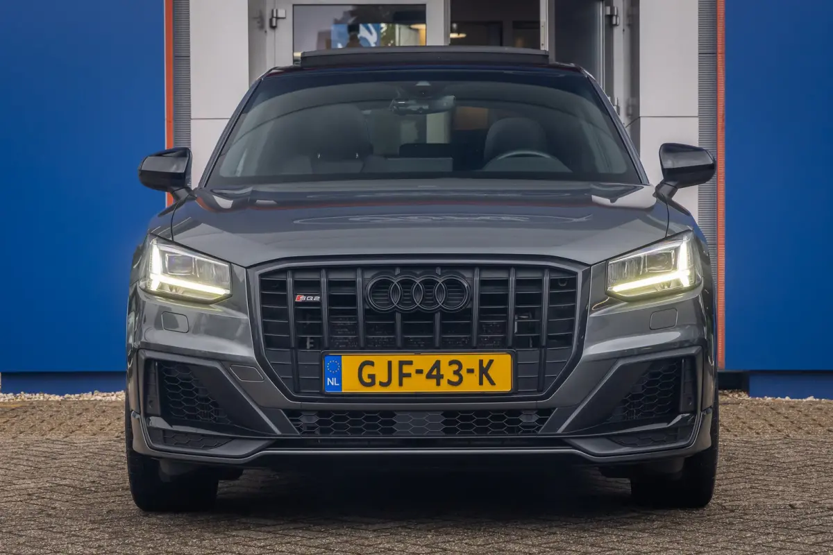 SQ2 2.0 TFSI | Panoramadak | Trekhaak | B&O | Achteruitrijcamera | Stoelverwarming | Digital Dash | Elek. Kofferbak | Keyless | Achteruitrijcamera | Airco (automatisch) | Audio installatie p