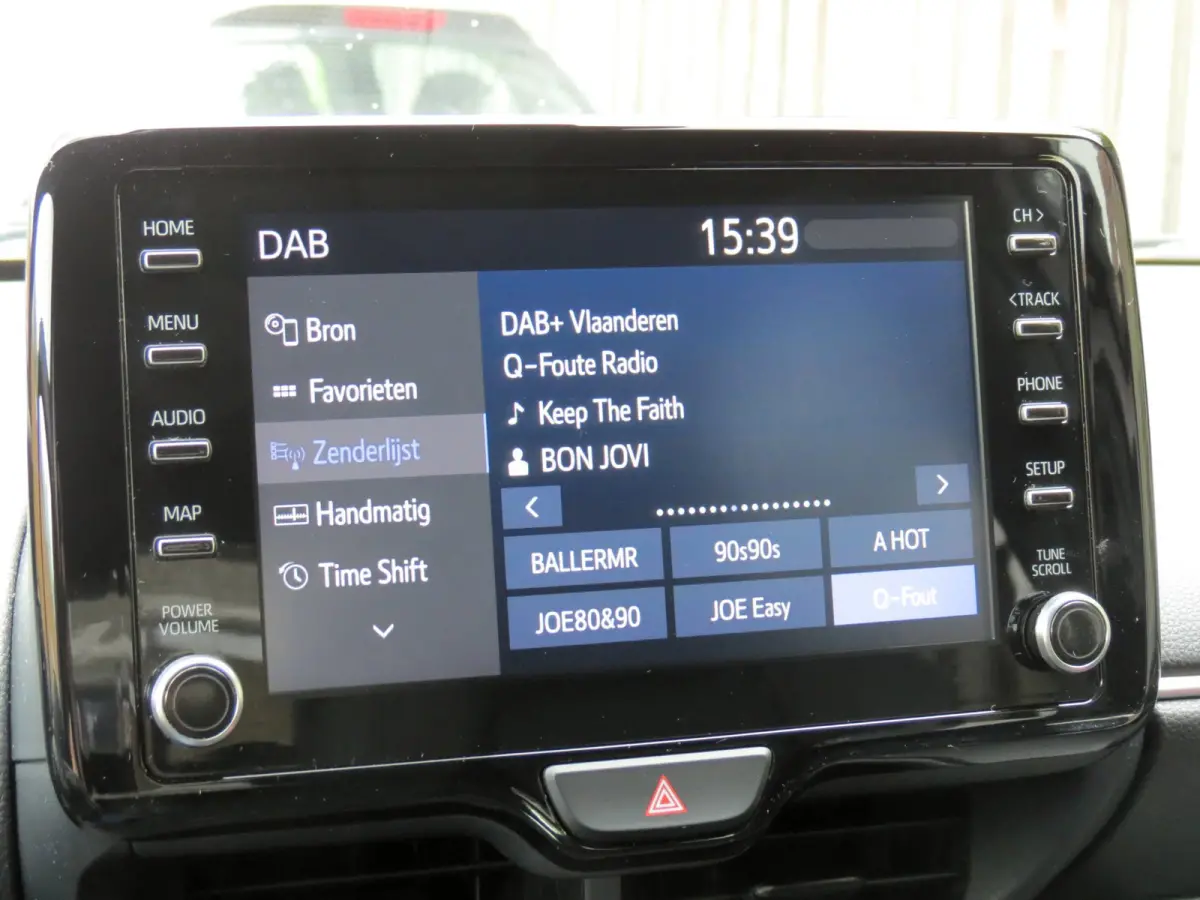 1.5 Hybrid Executive Bi-Tone | LED KOPLAMPEN | NIEUWE ALL-SEASON BANDEN | LEDER | APPLE CARPLAY | STOELVERWARMING |