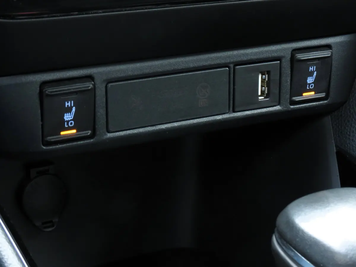 1.5 Hybrid Executive Bi-Tone | LED KOPLAMPEN | NIEUWE ALL-SEASON BANDEN | LEDER | APPLE CARPLAY | STOELVERWARMING |