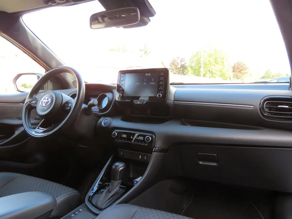 1.5 Hybrid Executive Bi-Tone | LED KOPLAMPEN | NIEUWE ALL-SEASON BANDEN | LEDER | APPLE CARPLAY | STOELVERWARMING |