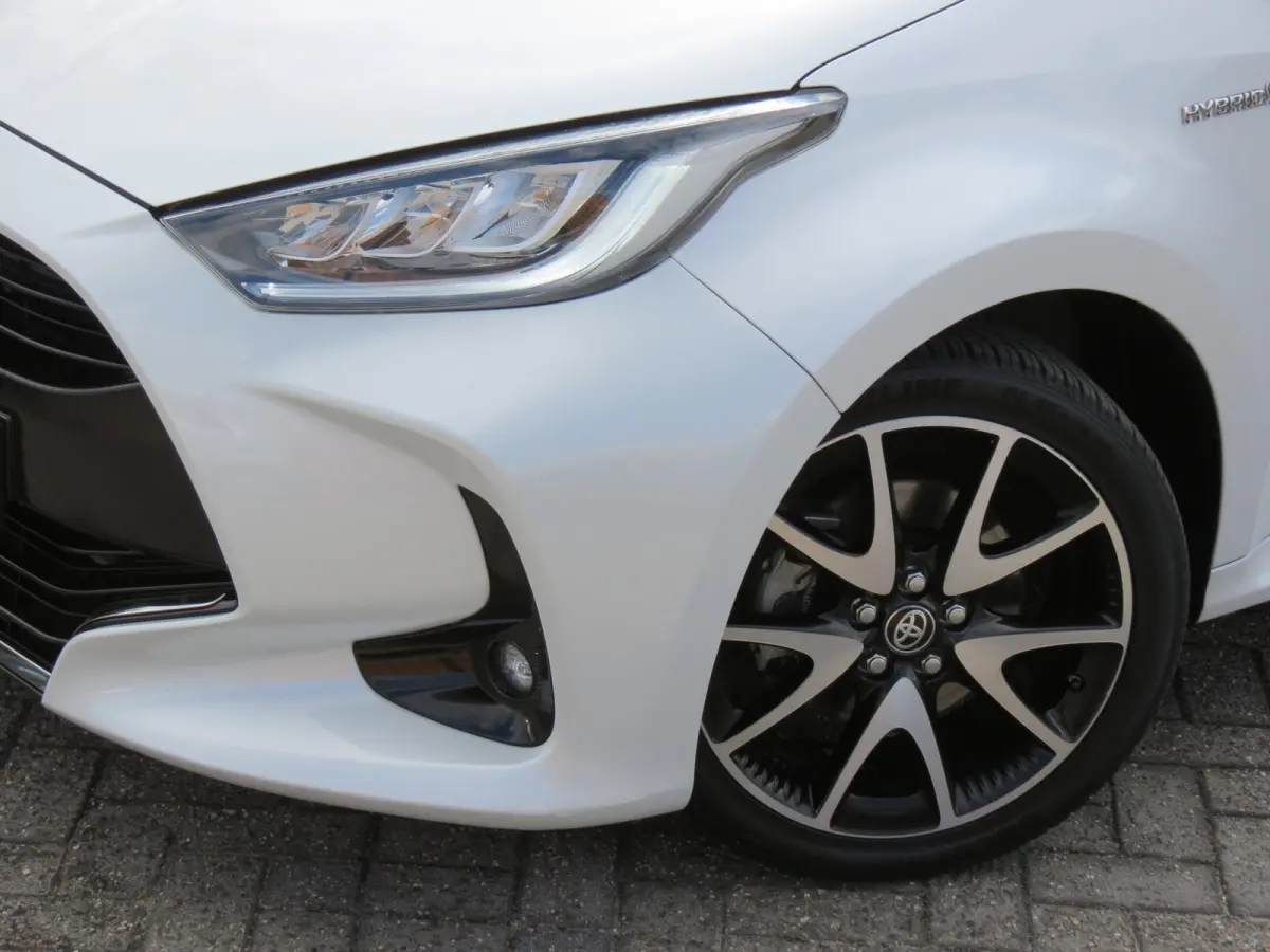 1.5 Hybrid Executive Bi-Tone | LED KOPLAMPEN | NIEUWE ALL-SEASON BANDEN | LEDER | APPLE CARPLAY | STOELVERWARMING |