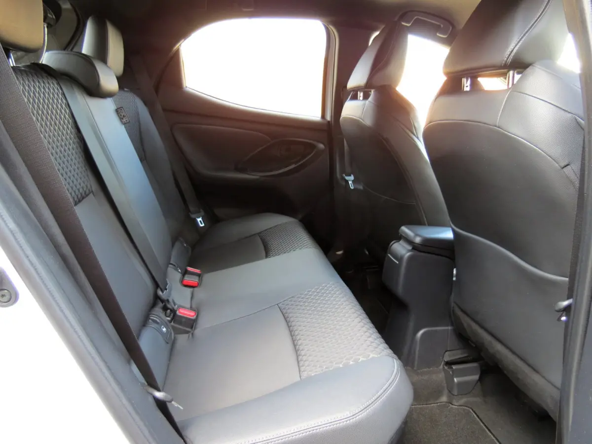 1.5 Hybrid Executive Bi-Tone | LED KOPLAMPEN | NIEUWE ALL-SEASON BANDEN | LEDER | APPLE CARPLAY | STOELVERWARMING |