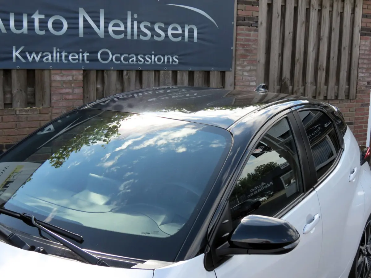 1.5 Hybrid Executive Bi-Tone | LED KOPLAMPEN | NIEUWE ALL-SEASON BANDEN | LEDER | APPLE CARPLAY | STOELVERWARMING |
