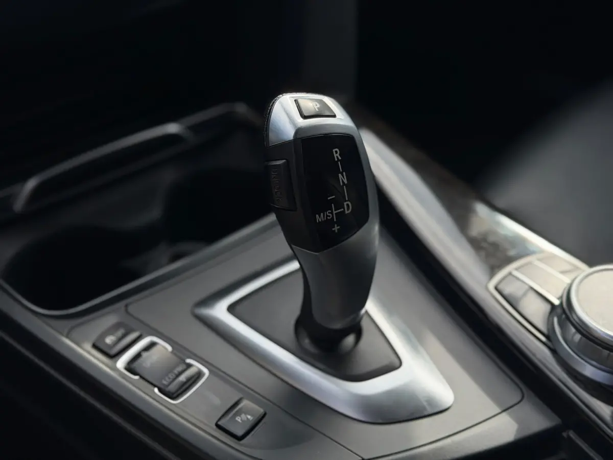 420i High Executive Sport(Goed OndH, Head-up, Lane Assist, Navi Pro, StoelV, PDC V+A, Leder, Etc)