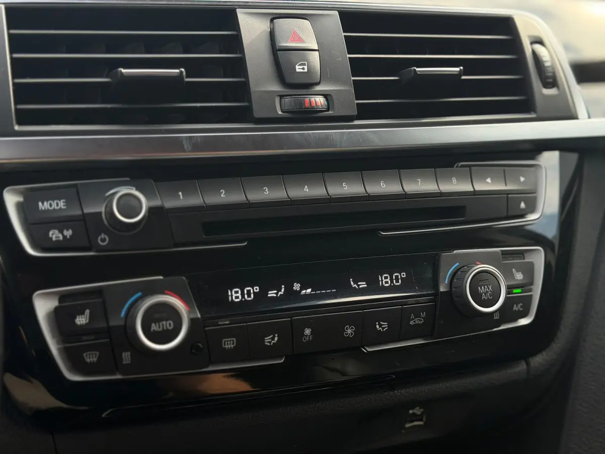 420i High Executive Sport(Goed OndH, Head-up, Lane Assist, Navi Pro, StoelV, PDC V+A, Leder, Etc)