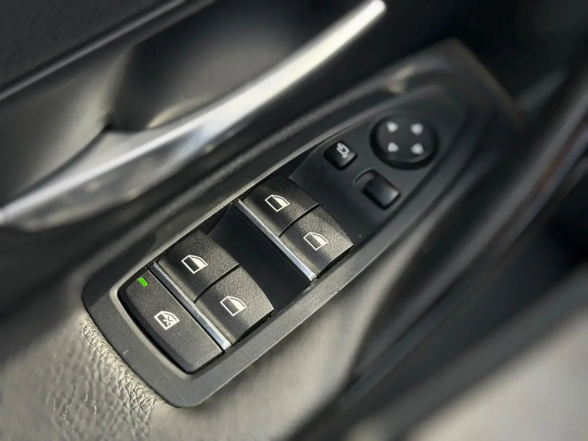 420i High Executive Sport(Goed OndH, Head-up, Lane Assist, Navi Pro, StoelV, PDC V+A, Leder, Etc)
