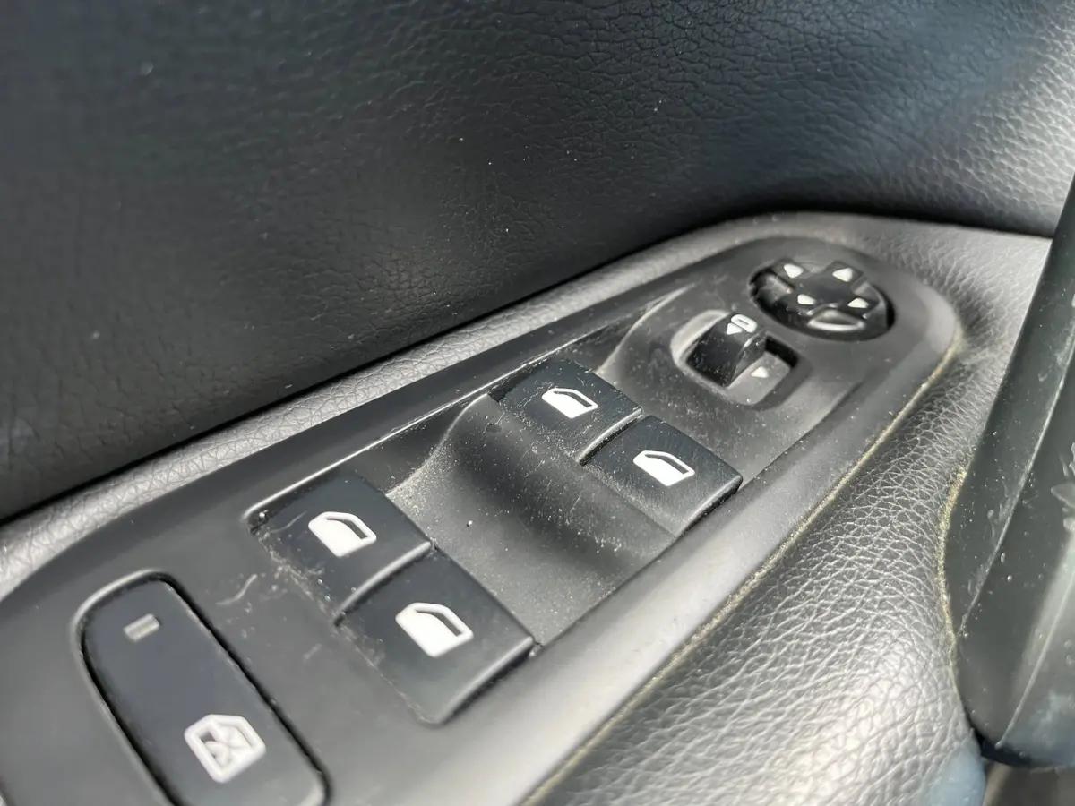 1.2 PureTech Blue lease(st-bekr,navi,clima,leer,pano,bj16,5999,-)