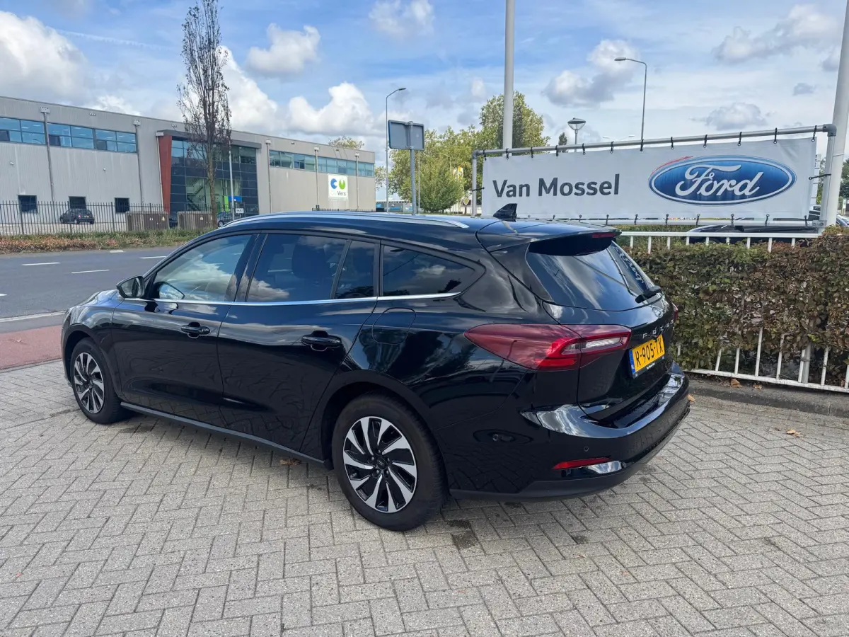 1.0 EcoBoost Hybrid Titanium X | Cruise Ctrl | Achteruitrijcamera Sensoren Voor & Achter | Panoramadak | Verwarmbare Voorstelen, Voorruit, Stuurwiel | Apple Carplay/ Android Auto |