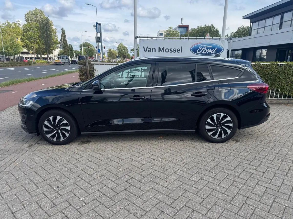 1.0 EcoBoost Hybrid Titanium X | Cruise Ctrl | Achteruitrijcamera Sensoren Voor & Achter | Panoramadak | Verwarmbare Voorstelen, Voorruit, Stuurwiel | Apple Carplay/ Android Auto |